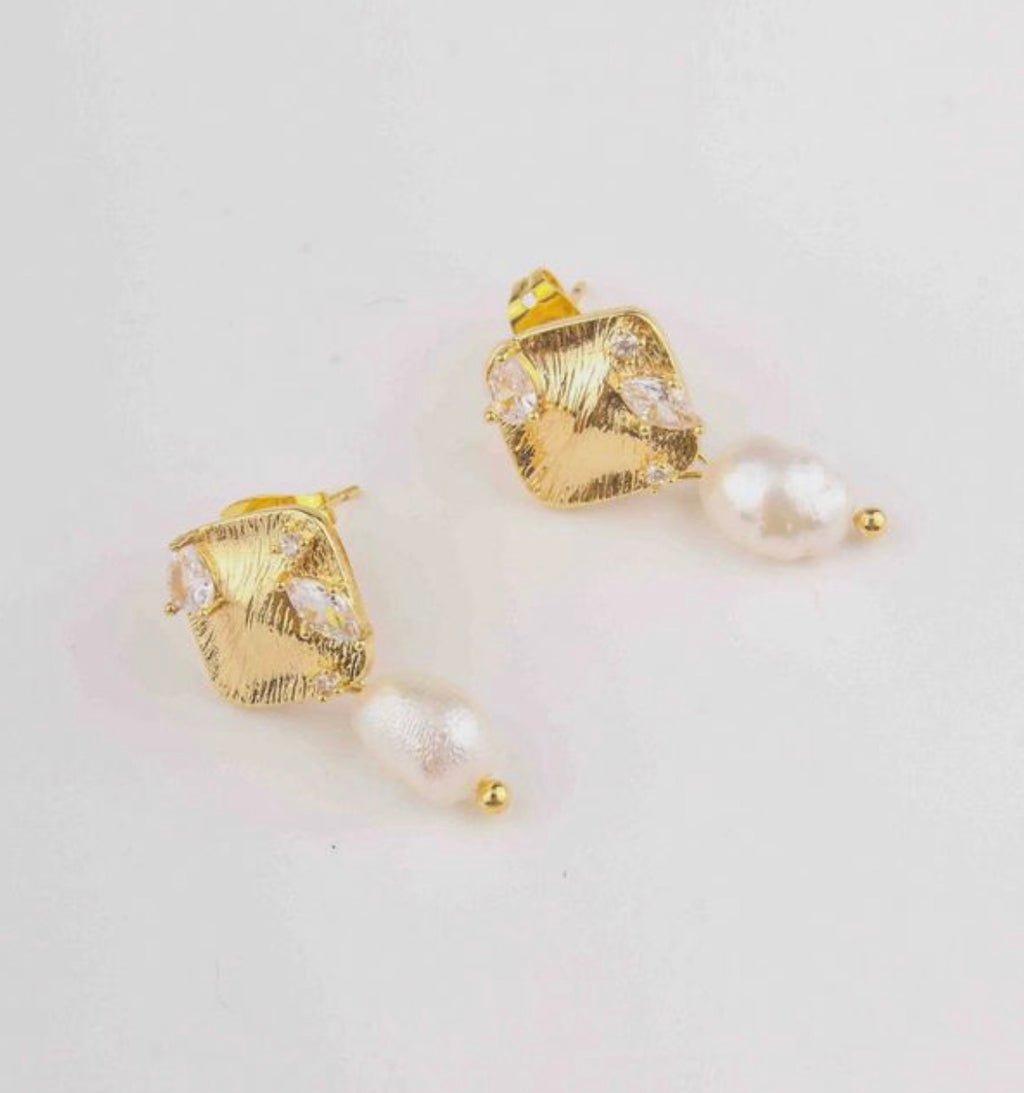 Fashion Gold Plated Pearl Earrings
