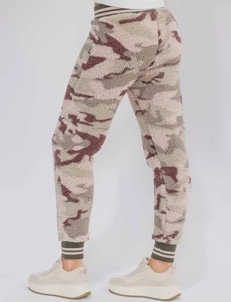 Elastic Waist Sherpa Camo Print Jogger Pants